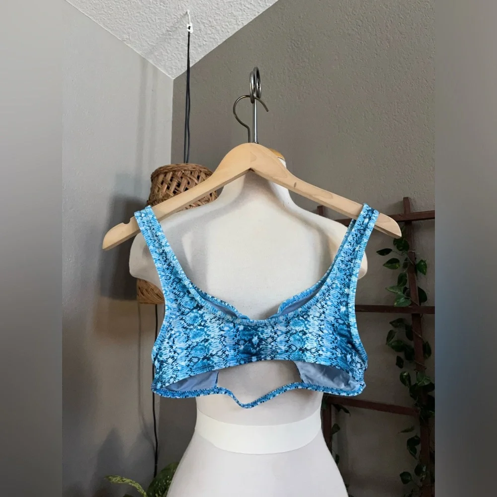 Frankies Bikinis 2 Pc Set Lulu Top and Kenz Bottom